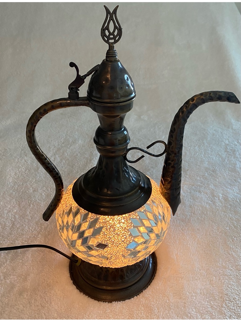 Vintage-Style Mosaic Glass Table Lamp in Bronze Finish